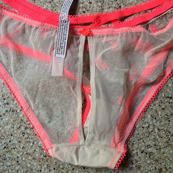 NWT heart embroidery VS keyhole cheekini panty, M - Picture 6 of 10